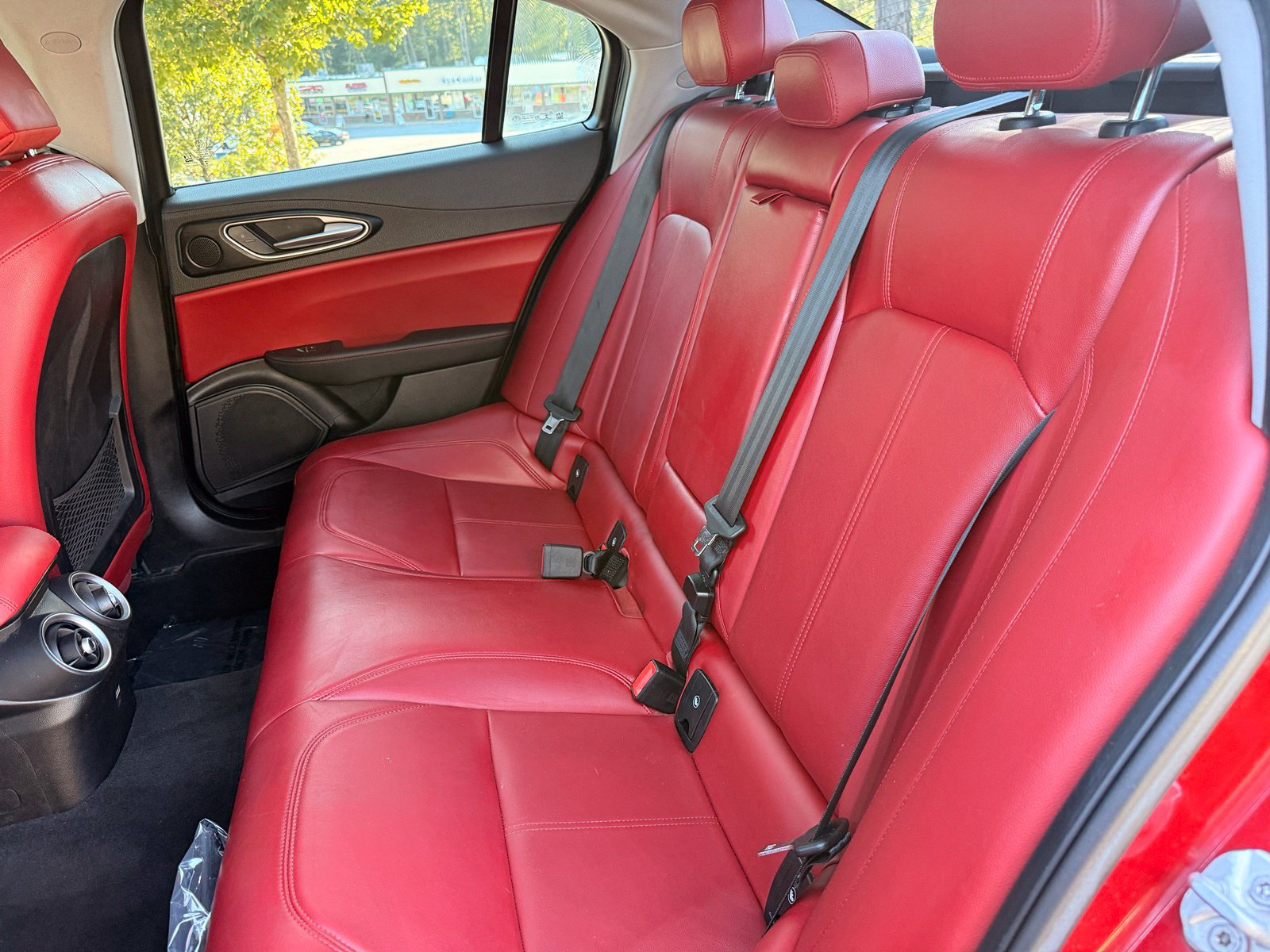 Used 2017 Alfa Romeo Giulia AWD image 40