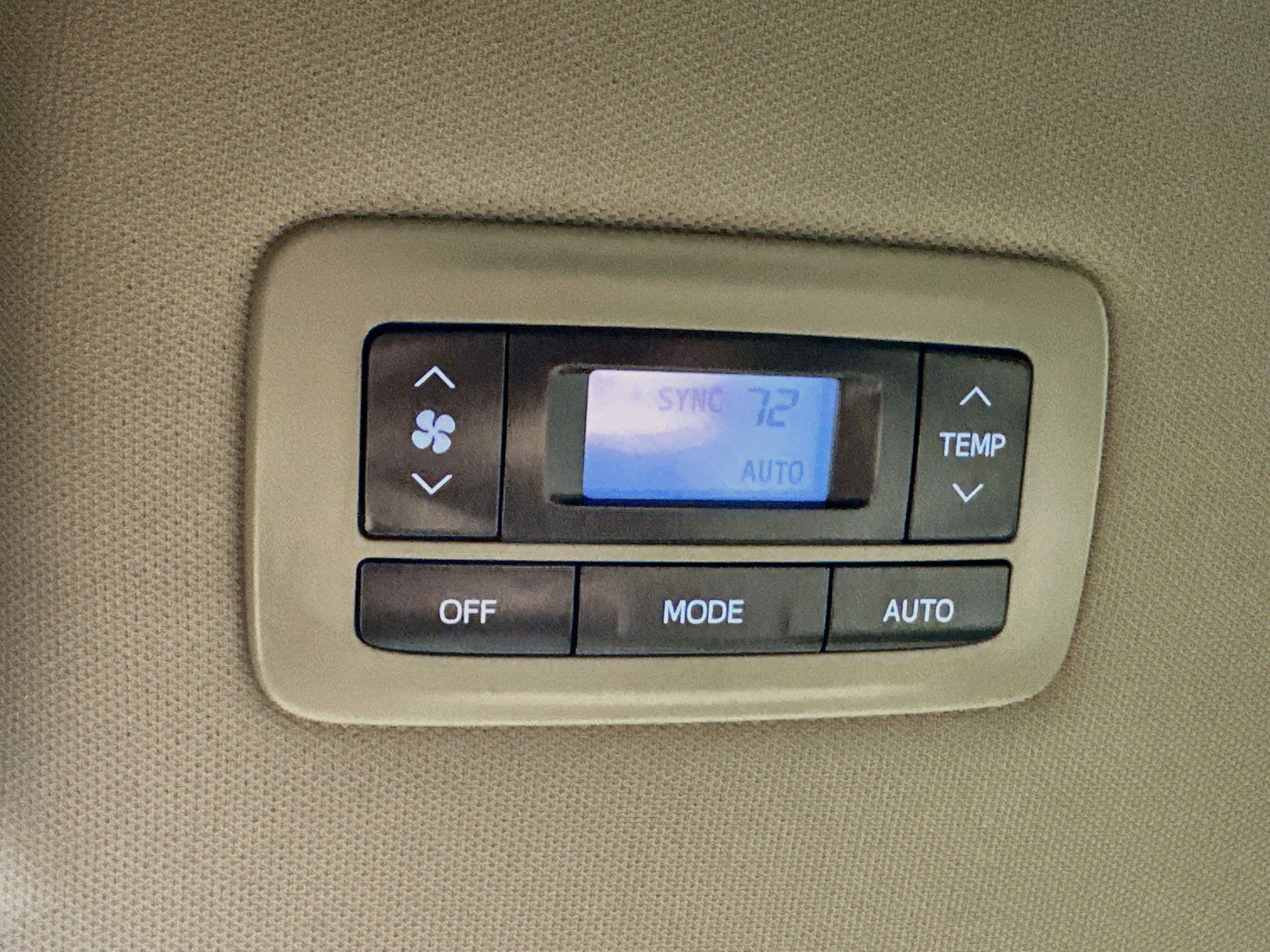Used 2017 Toyota Sienna XLE Premium FWD image 25