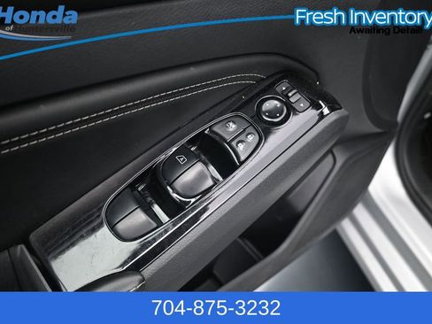 Used 2023 Nissan Altima 2.5 SL FWD image 12