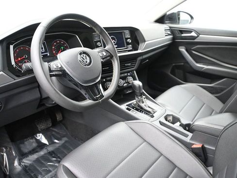 Certified 2021 Volkswagen Jetta SE FWD image 2