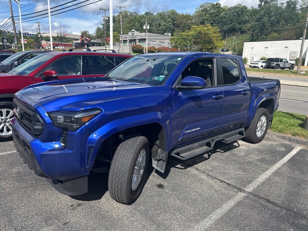 Used 2025 Toyota Tacoma SR5 AWD/4WD image 1