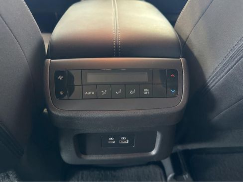 Used 2024 Nissan Pathfinder SV AWD/4WD image 35
