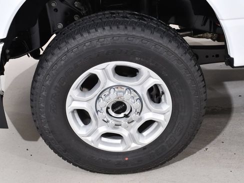 New 2026 Ford F350 XLT w/ FX4 Off-Road Package AWD/4WD image 25