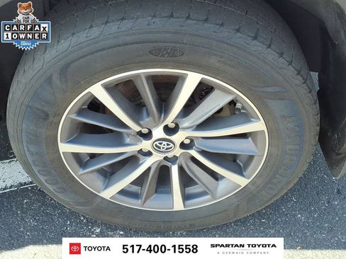 Used 2019 Toyota Highlander XLE AWD/4WD image 10