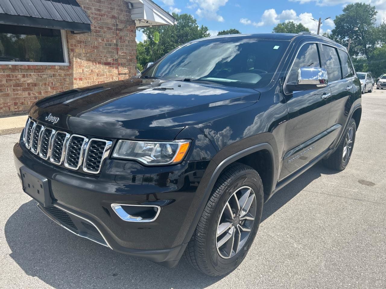 Used 2019 Jeep Grand Cherokee Limited AWD/4WD image 1