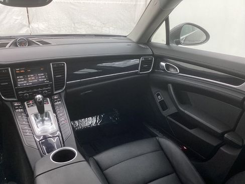 Used 2013 Porsche Panamera S image 26