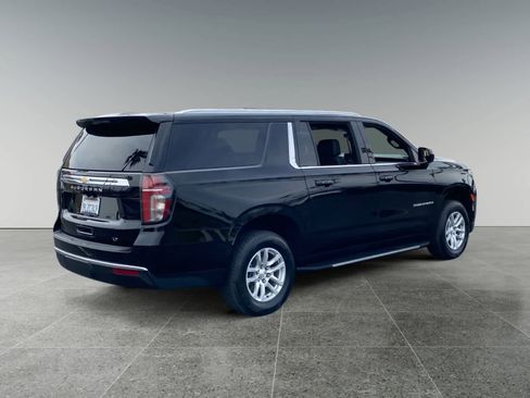 Used 2024 Chevrolet Suburban LT image 5