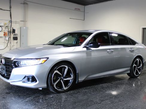 Used 2021 Honda Accord Sport image 6