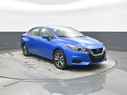 Used 2021 Nissan Versa SV image 5