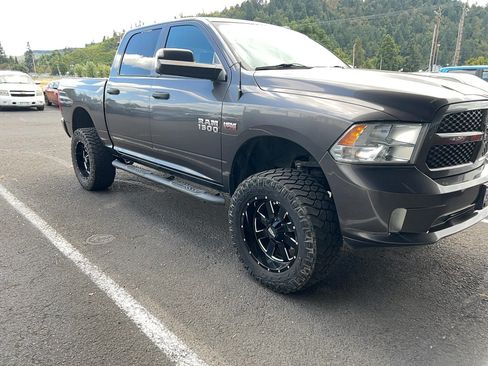 Used 2016 RAM 1500 Express AWD/4WD image 3