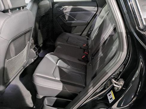 New 2025 Audi Q3 2.0T Premium image 17