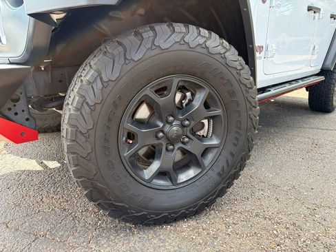 Used 2022 Jeep Wrangler Unlimited Rubicon w/ LED Lighting Group AWD/4WD image 2