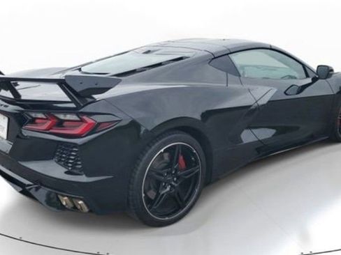 Used 2023 Chevrolet Corvette Stingray Preferred Cpe w/ Z51 Performance Package RWD image 4