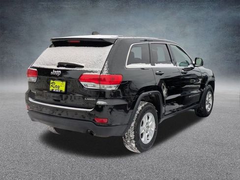 Certified 2017 Jeep Grand Cherokee Laredo image 4