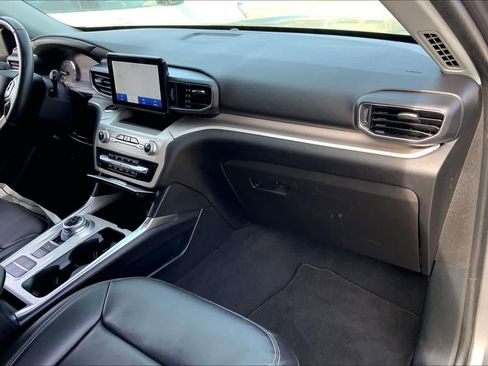 Used 2023 Ford Explorer XLT w/ Equipment Group 202A image 17