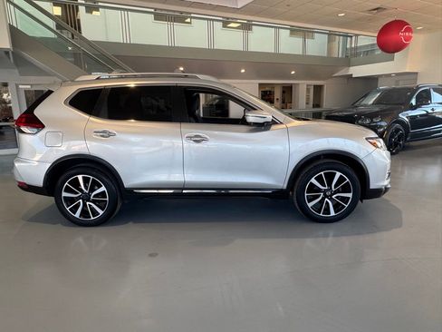 Used 2018 Nissan Rogue SL w/ Premium Package image 7