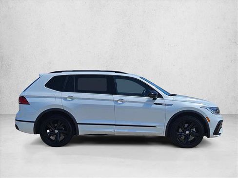 Used 2024 Volkswagen Tiguan SE R-Line FWD image 5