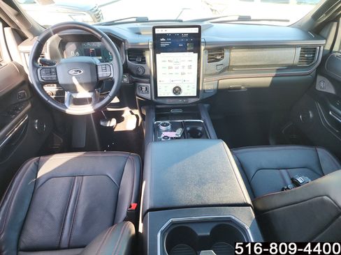 Used 2022 Ford Expedition Max Limited image 12