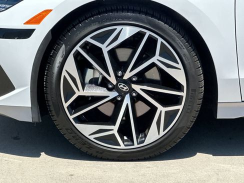 Certified 2025 Hyundai Ioniq 6 SEL RWD image 26