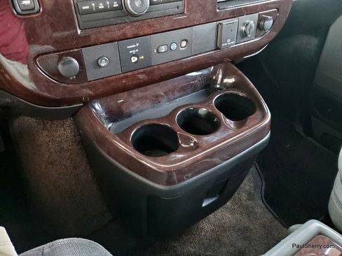 Used 2015 GMC Savana 2500 image 47