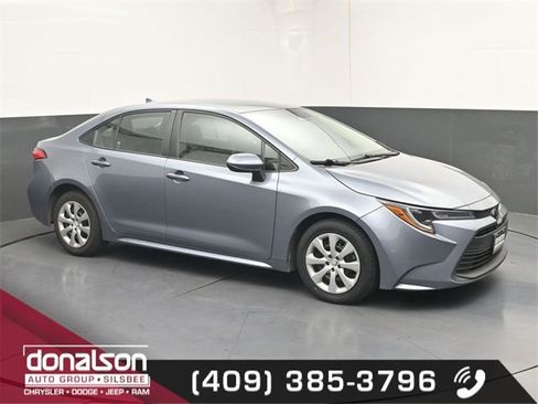 Used 2023 Toyota Corolla LE image 1