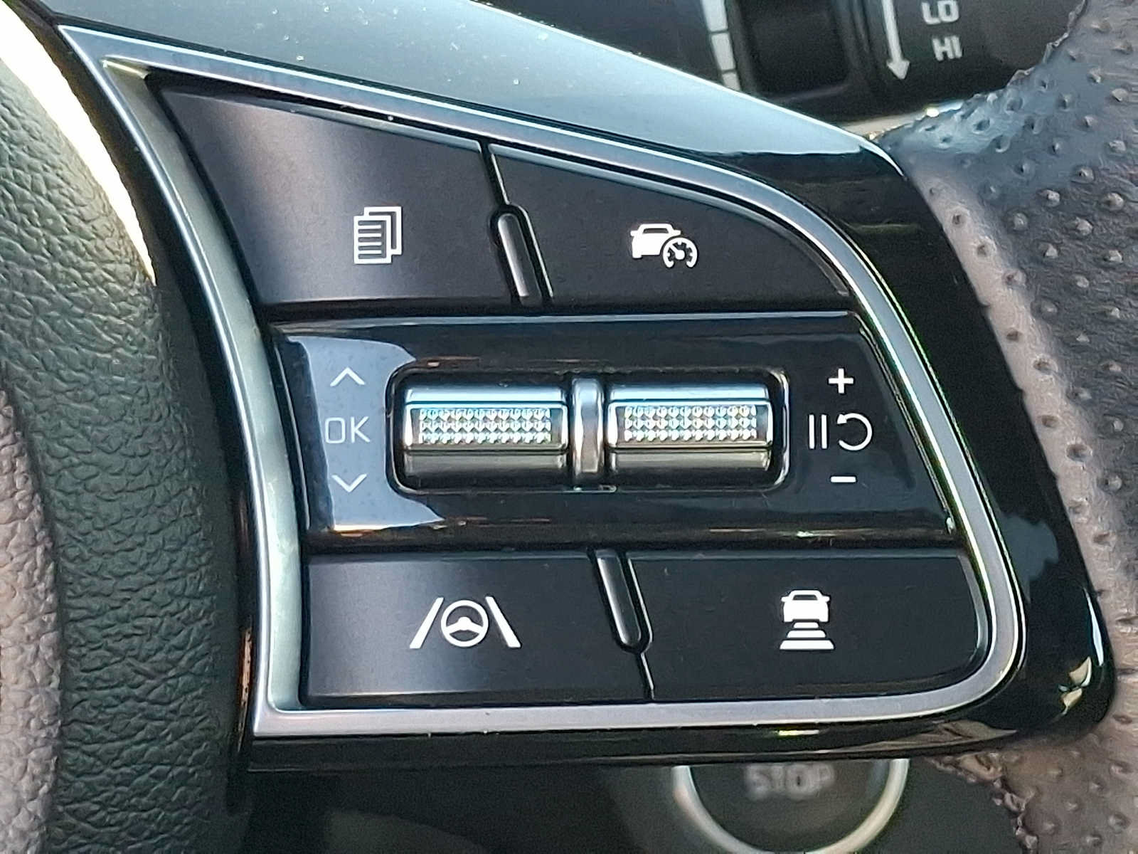 Used 2023 Kia Forte GT-Line w/ GT-Line Premium Package FWD image 23
