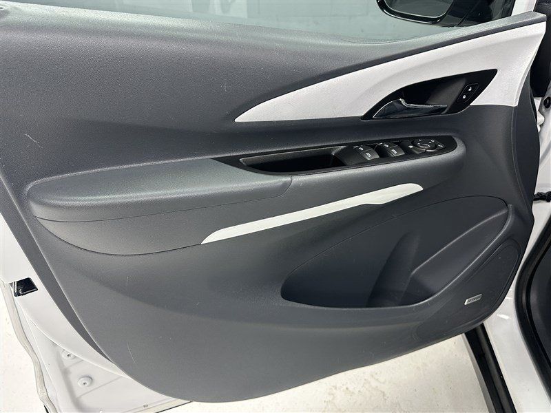 Used 2020 Chevrolet Bolt Premier w/ Infotainment Package FWD image 18