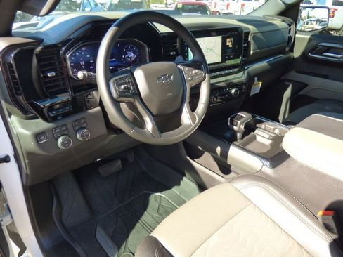 Used 2025 Chevrolet Silverado 1500 ZR2 w/ Technology Package image 25