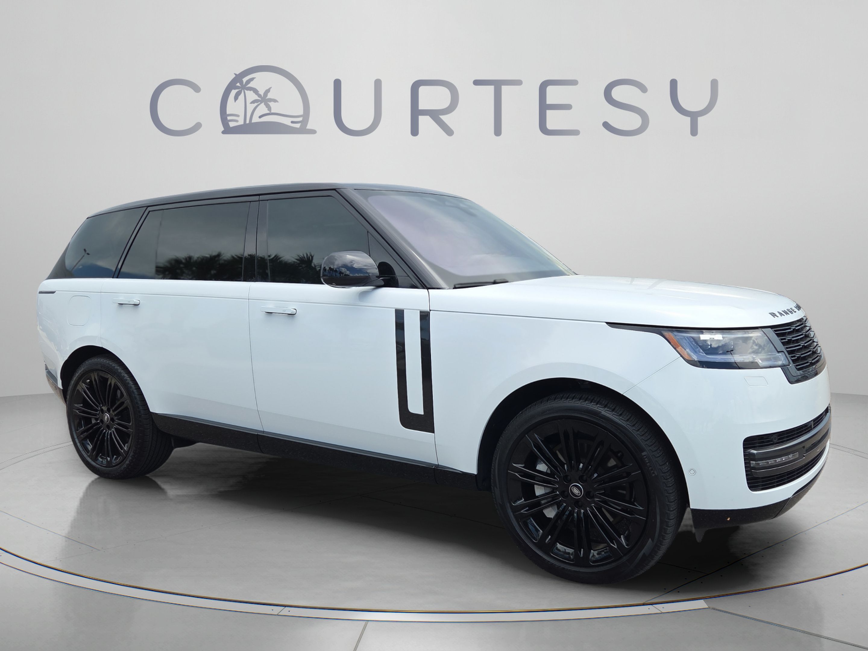 Used 2023 Land Rover Range Rover Long Wheelbase SE AWD/4WD image 7