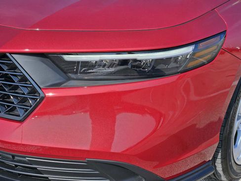 Certified 2025 Honda Accord LX image 7