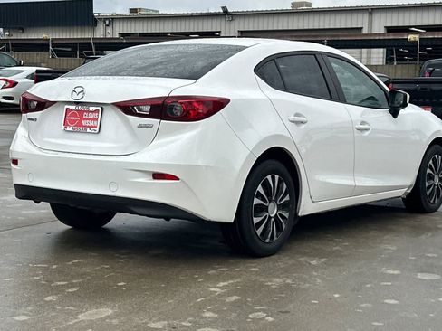 Used 2018 MAZDA MAZDA3 Sport image 3