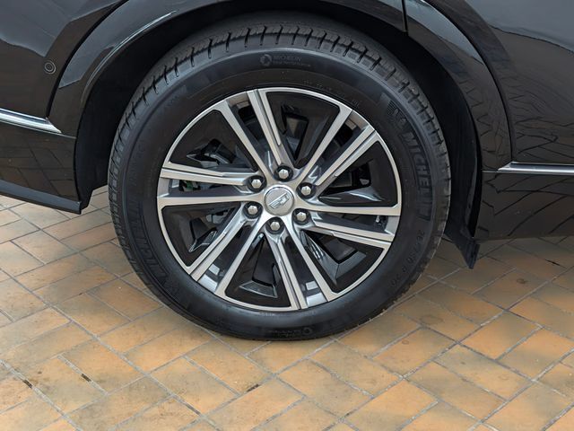 Used 2023 Cadillac Lyriq 2WD image 7