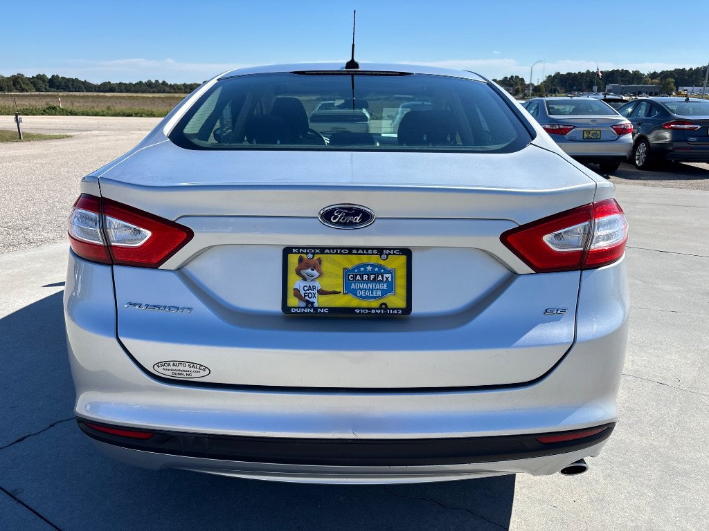 Used 2014 Ford Fusion SE FWD image 5