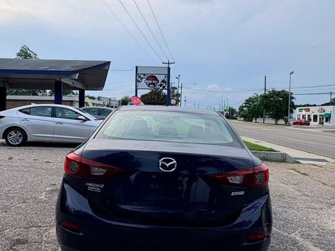Used 2017 MAZDA MAZDA3 Sport FWD image 6
