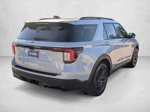New 2026 Ford Explorer ST-Line w/ ST-Line Street Pack image 4
