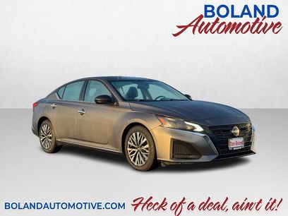 Used 2024 Nissan Altima 2.5 SV