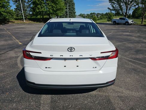 Used 2025 Toyota Camry LE FWD image 5