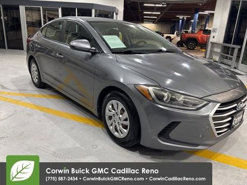 Used 2017 Hyundai Elantra SE image 4