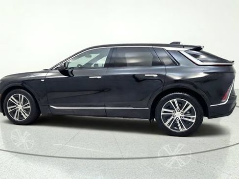 Used 2025 Cadillac Lyriq Luxury AWD/4WD image 5