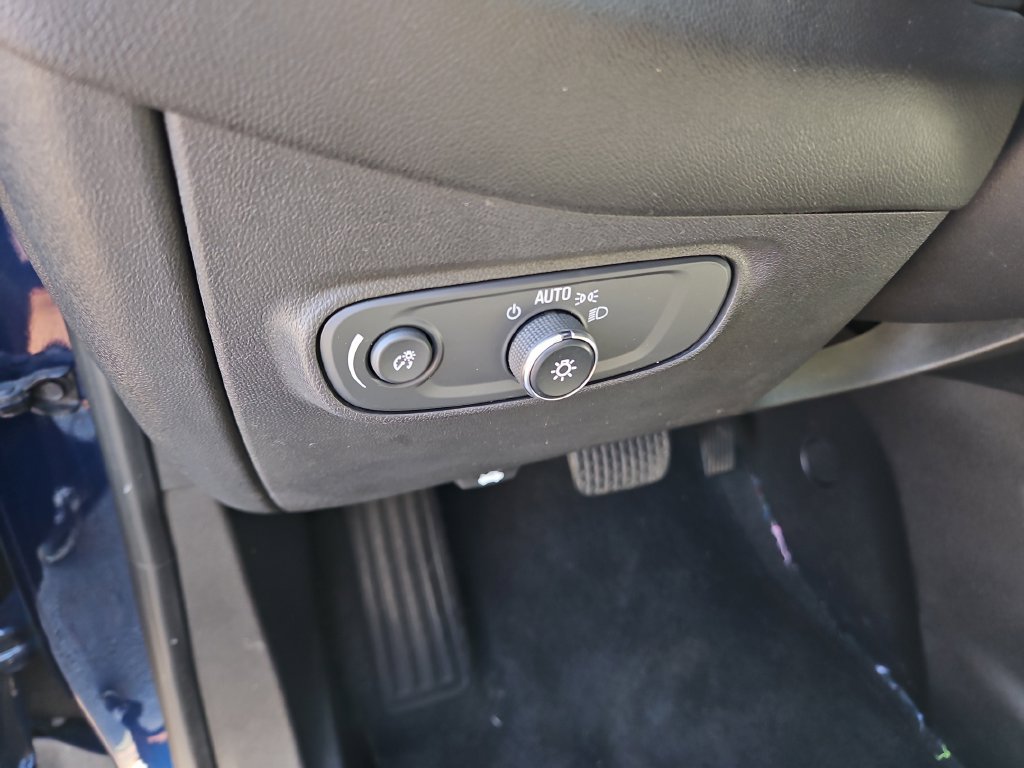 Used 2022 Chevrolet Equinox LT FWD image 25
