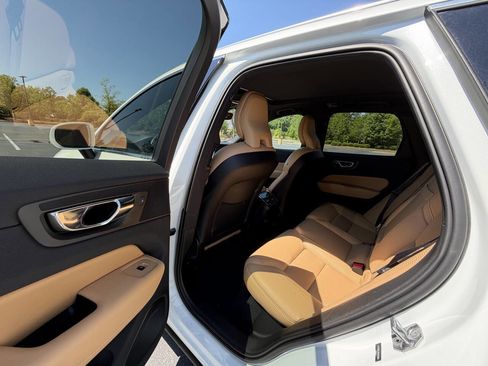 Used 2019 Volvo XC60 T5 Inscription image 13