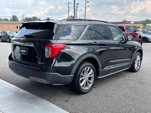 Used 2021 Ford Explorer XLT w/ Equipment Group 202A AWD/4WD image 26