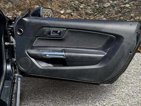 Used 2016 Ford Mustang Coupe image 15