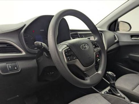 Used 2022 Hyundai Accent SE image 24