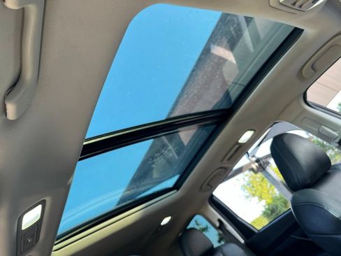 Used 2019 Subaru Ascent Limited AWD/4WD image 30