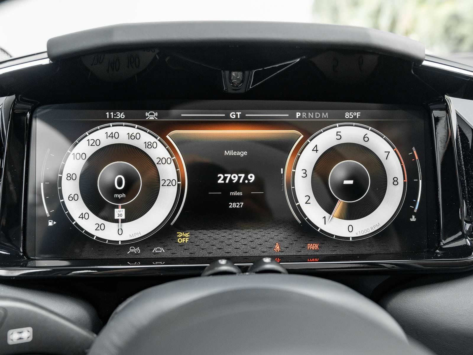 Used 2025 Aston Martin Vanquish RWD image 44