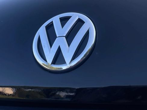 Used 2013 Volkswagen Beetle 2.0T FWD image 52
