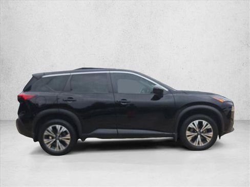 Used 2023 Nissan Rogue SV FWD image 4