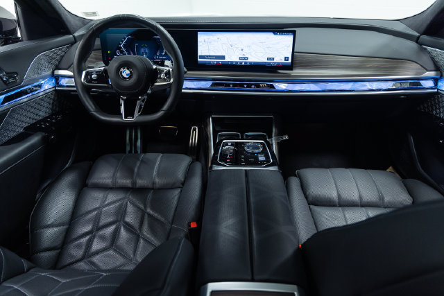 Certified 2023 BMW 760i xDrive w/ Luxury Rear Seating Package AWD/4WD image 20
