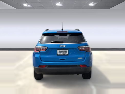 Used 2020 Jeep Compass Latitude FWD image 10